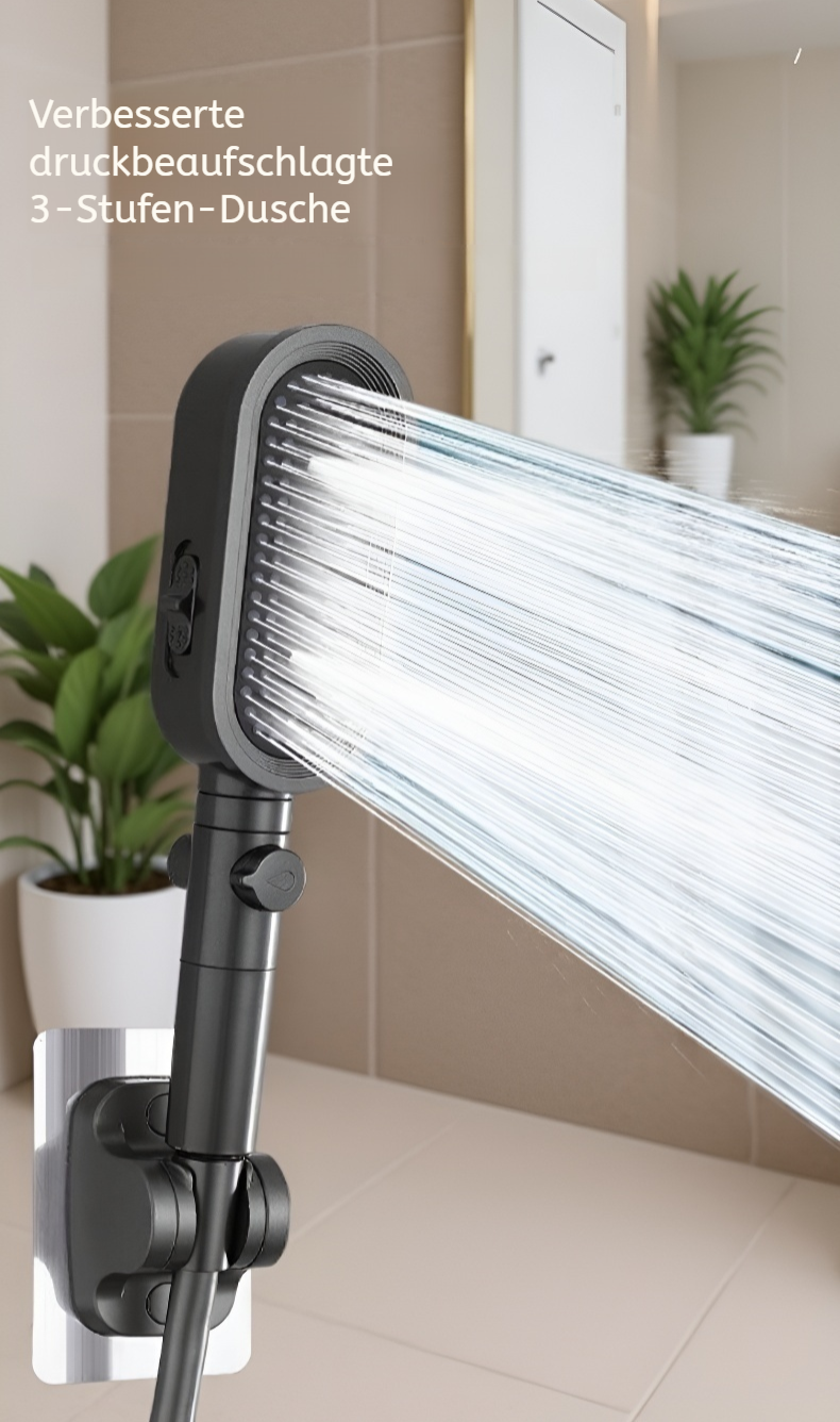 Duschkopf-Set mit Druckverstärkung im modernen Badezimmer