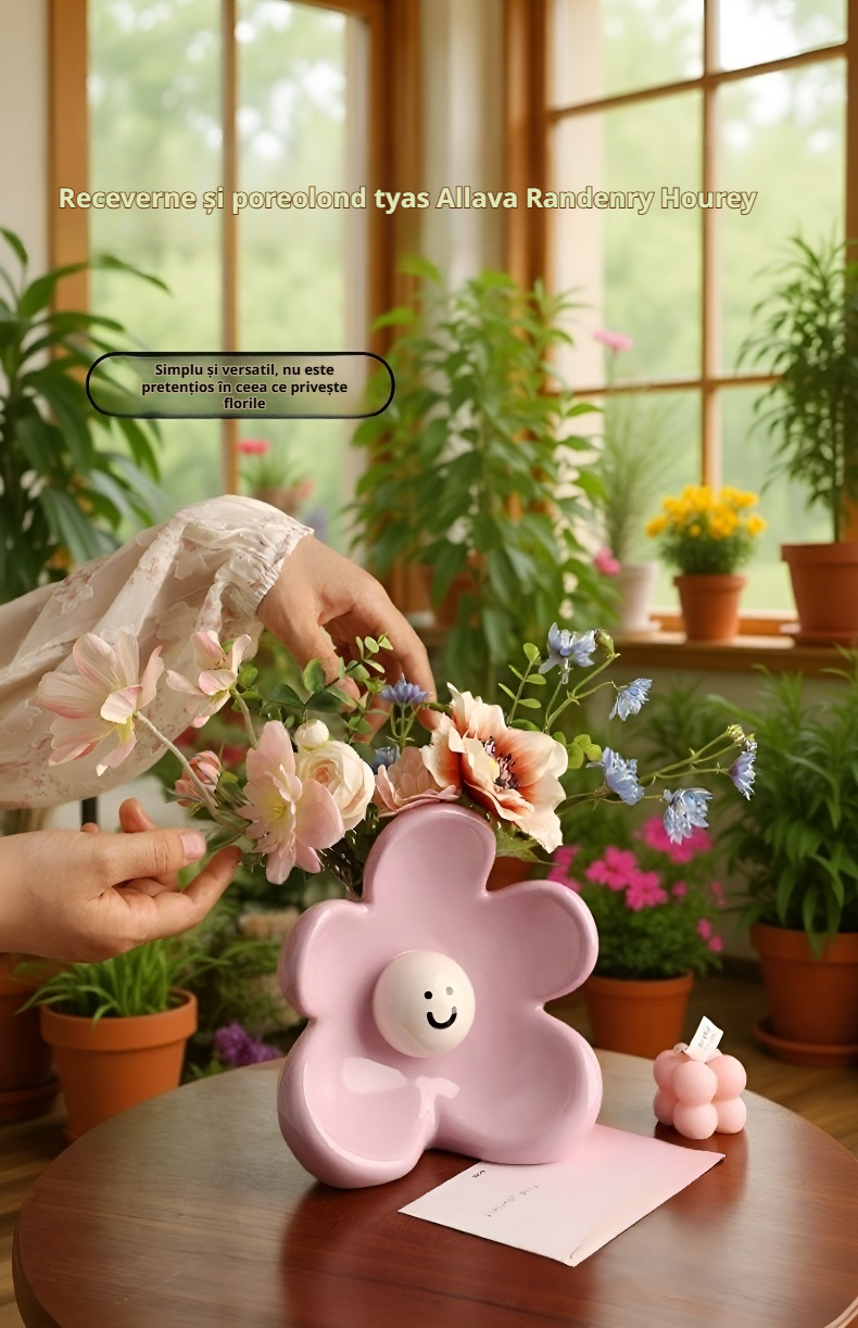 Vază ceramică drăguță cu zâmbet pe masă