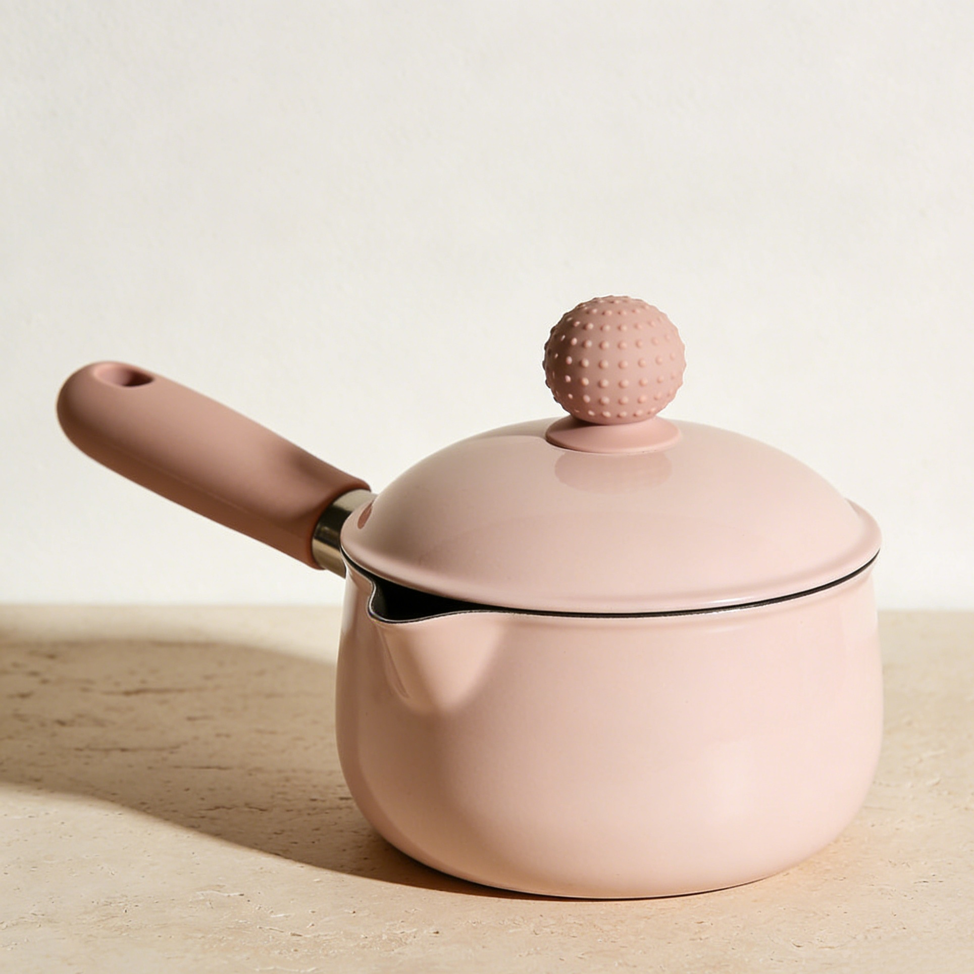 手柄鍋適用於各種爐具