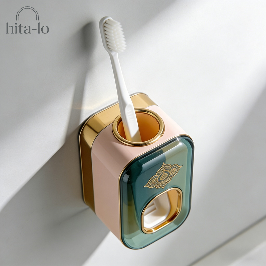 Wandmontierter Zahnbürstenhalter ohne Bohren im modernen Badezimmer