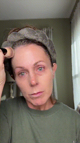 Peptide Skin Perfector - Instantly Conceals Acne, Redness & Dryness