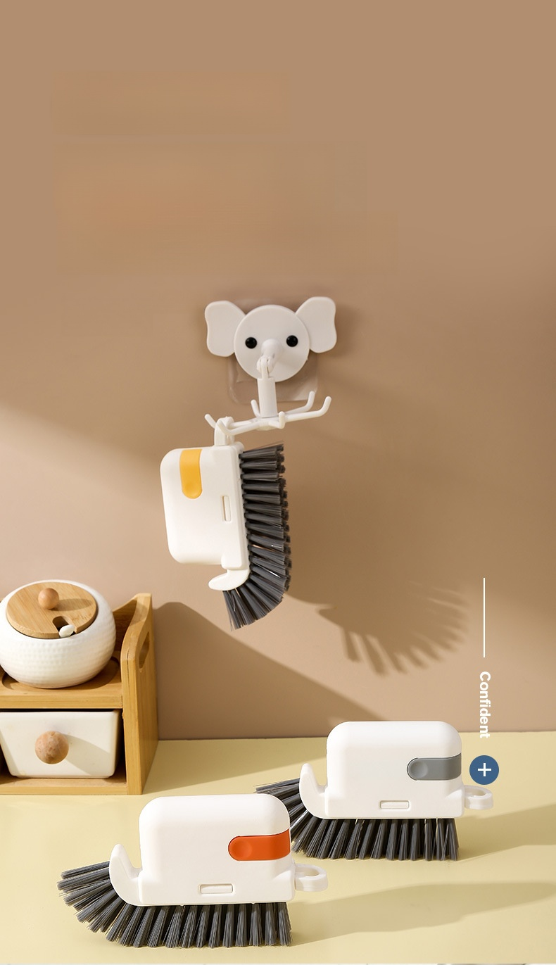 ブラシを取り外して洗浄する様子