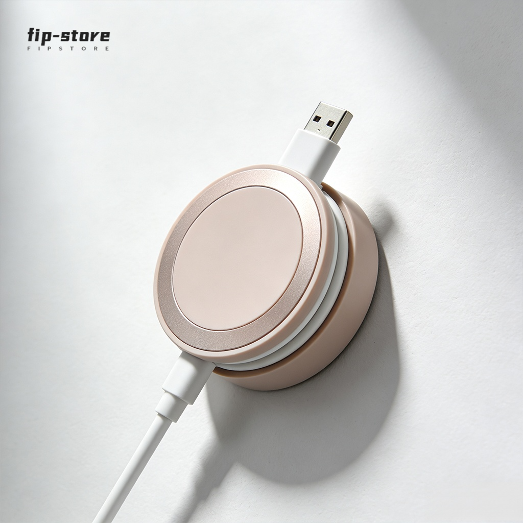 Magnetischer Kabelorganizer am Schreibtisch