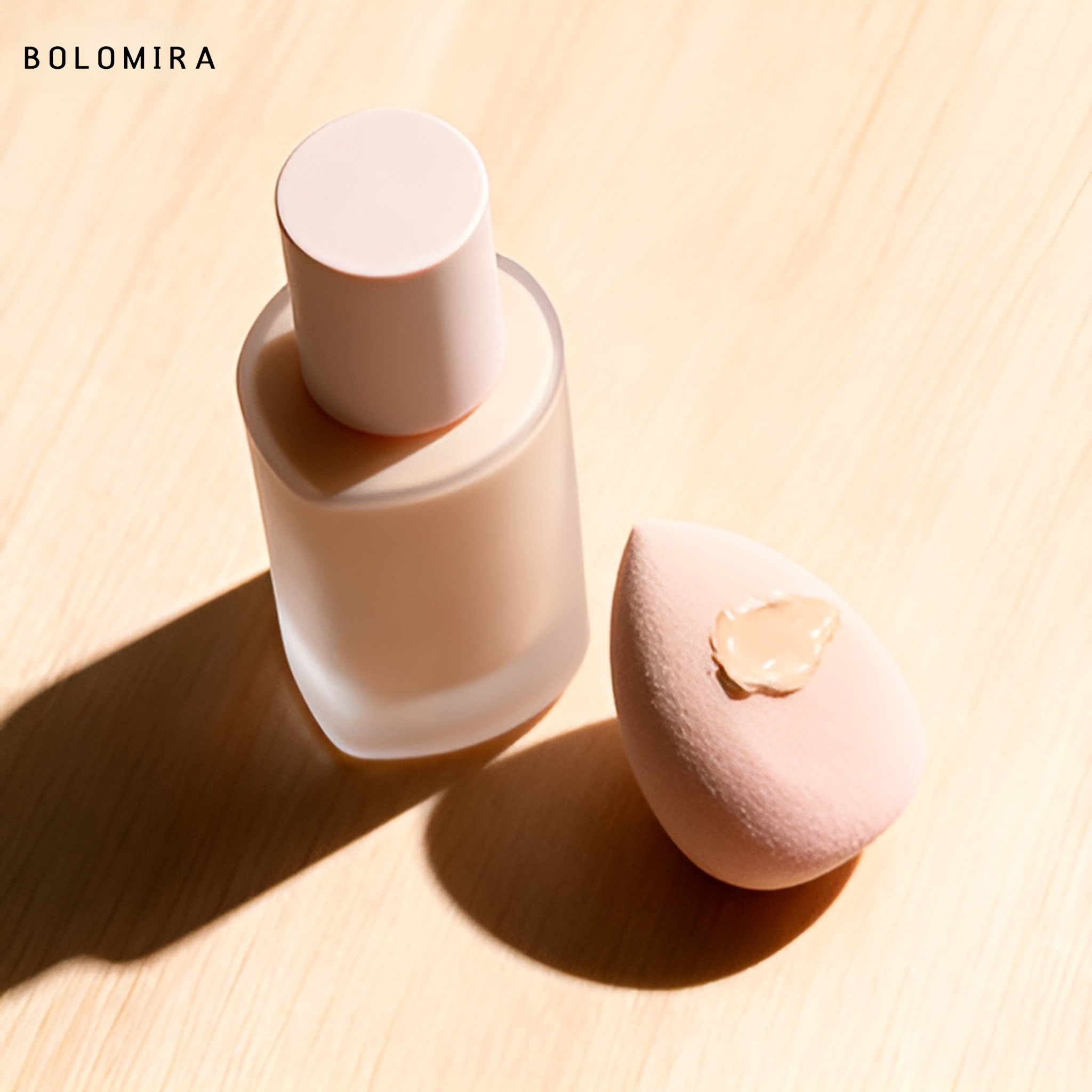 Neblednouc&iacute; make-up s dlouhou v&yacute;drž&iacute;