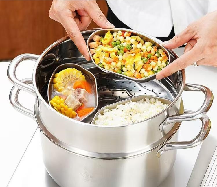 Drawer steamer for easy food access and cleaning