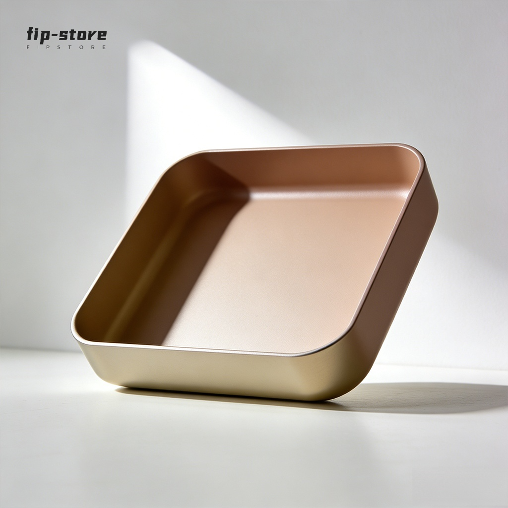 Praktisches Aufbewahrungstablett auf einem modernen Arbeitsplatz