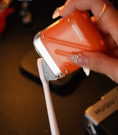 104c61fda63235d31bdd2af93122635d63143211888801007882702EN24af47731cfe5e5847ee99cc72dd79cff Rotary double ring electric shaver