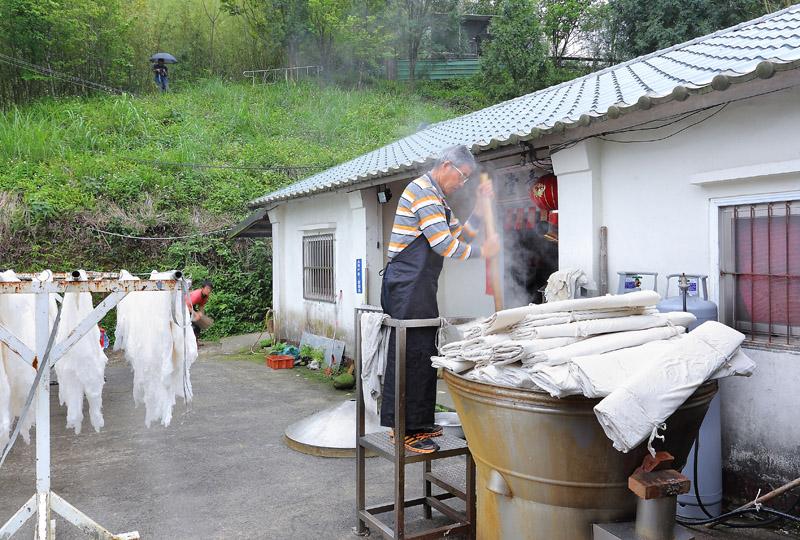 1561011030827277.jpg 台灣MIT優品苗栗人蠶絲被.jpg