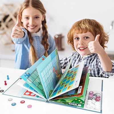 لعبة شطرنج  مناسبة للكبار والصغار، لعبة الوالدين والطفل