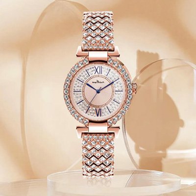 ساعة براقة عصرية للنساء