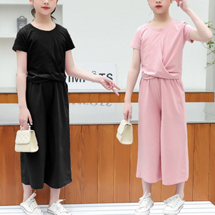 قطعتين صيفية فتاة مكشوفة البطن واسعة الساق السراويل