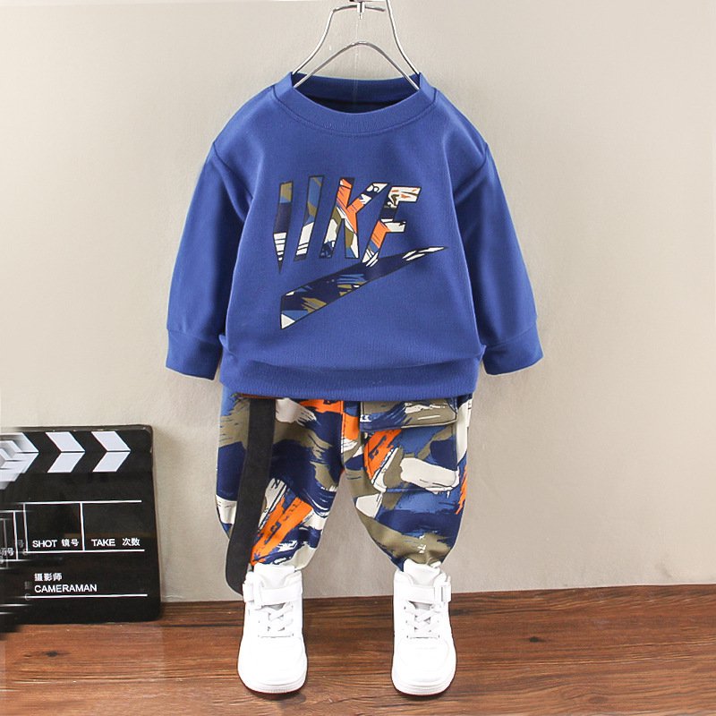 طقم ملابس مطبوعة للاطفال