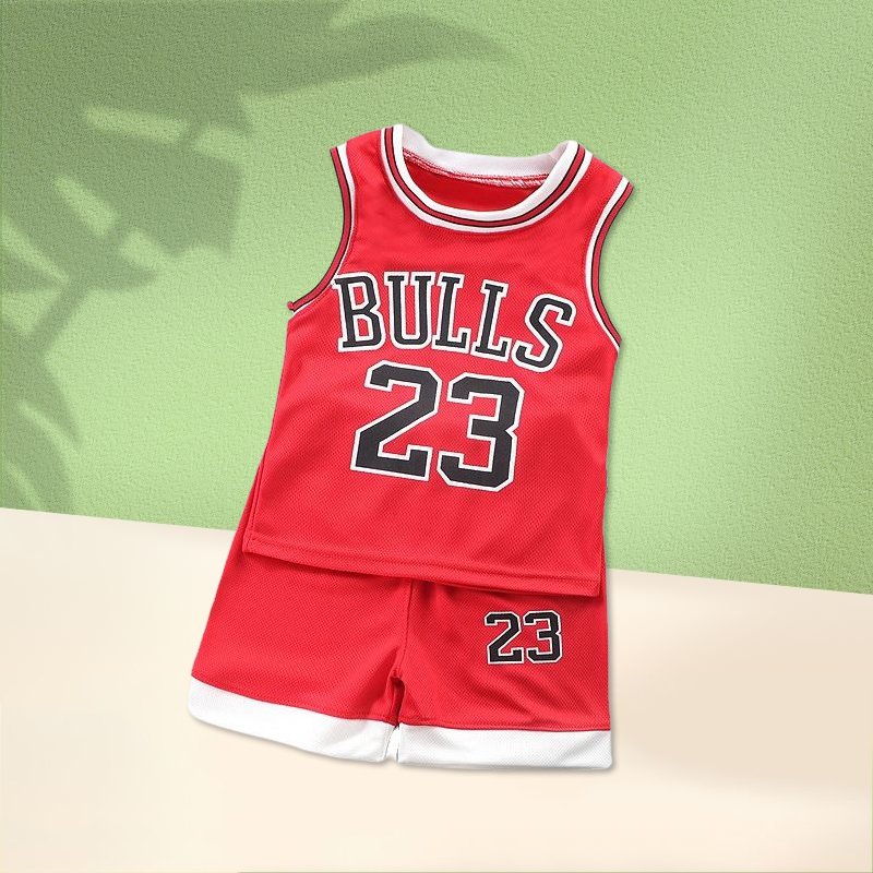 طقم رياضي بملابس كرة السلة للأطفال 