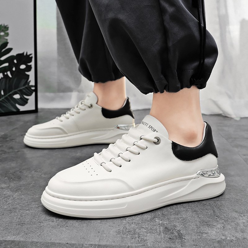 高級感カジュアル通気スニーカー