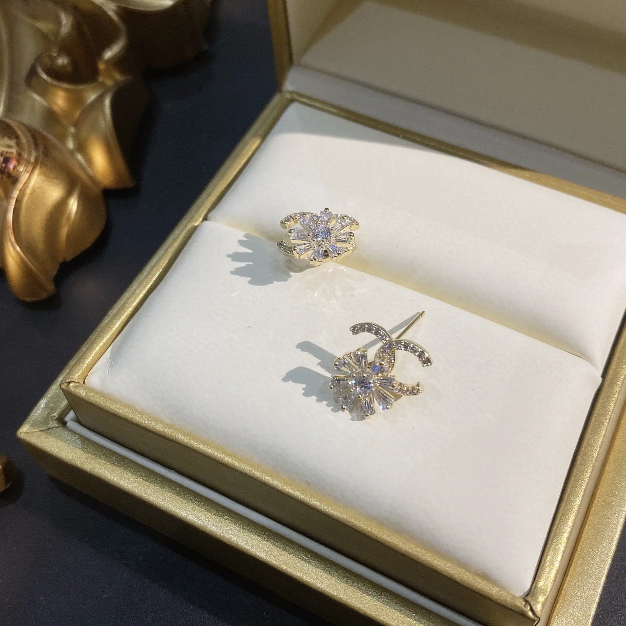 くるくる回るピアス