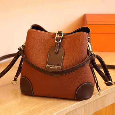 حقيبة الدلو  العصرية الأنيقة بسعة كبيرة