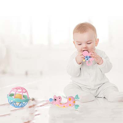 طقم صندوق الهدايا اللعبة بجرس اليد للأطفال الرضّع